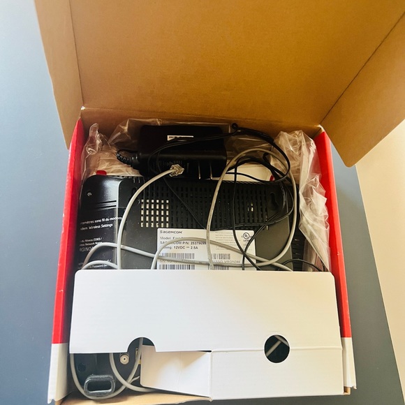 Fast 5250 Steve Wireless Modem - Virgin Mobile WiFi Router - Picture 3 of 4